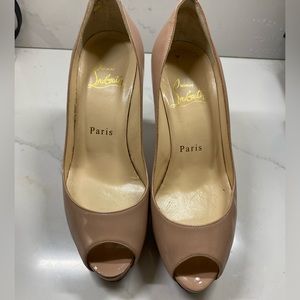 100% Authentic Christian Loubitan Nude Patent Leather Platform Peeptoe Pumps